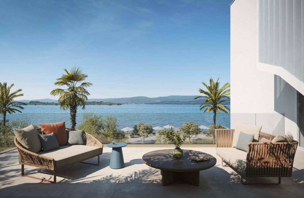 Sveti Filip i Jakov-Turanj, moderan stan s vrtom na prodaju