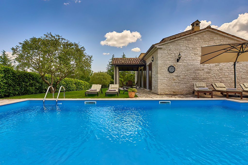 Karojba, Motovun, Istra, kamena kuća s bazenom na prodaju