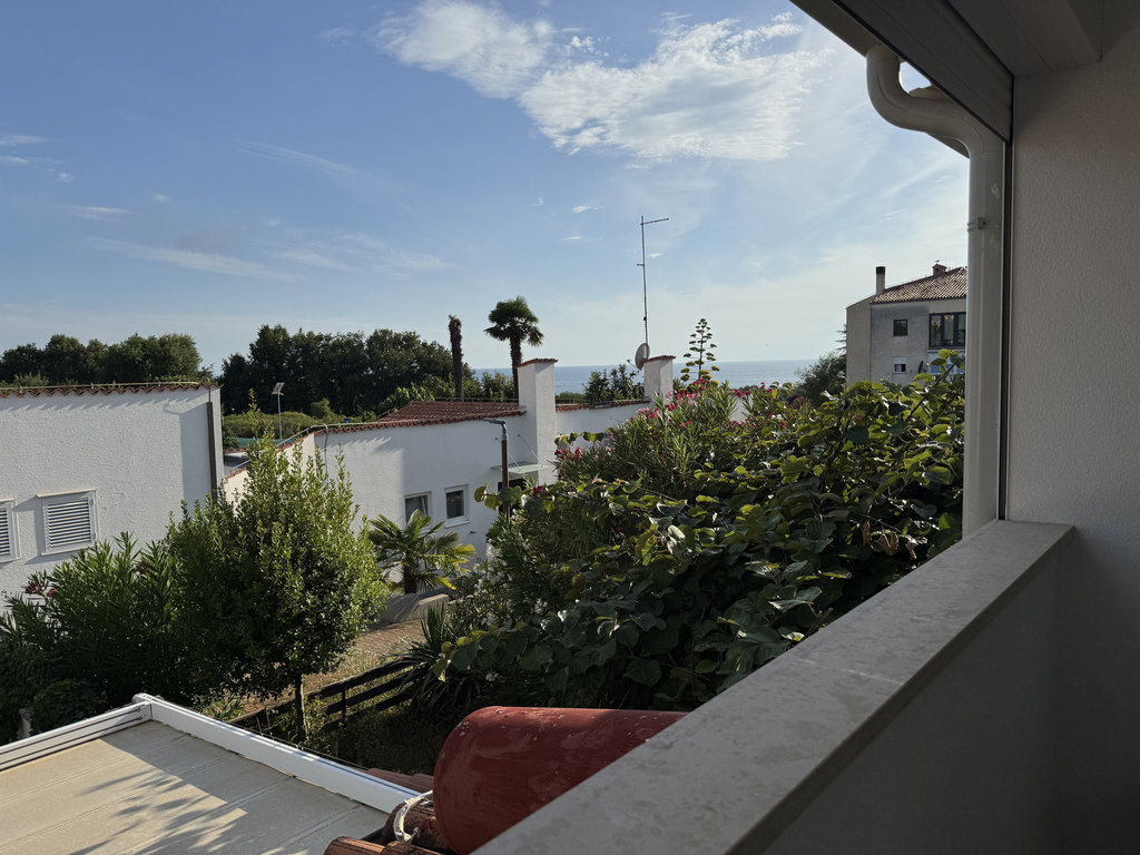 Istra, Novigrad, kuća na dvije etaže u blizini mora, 93 m2