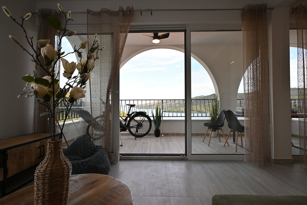 Marina, Trogir, apartman 75 m2 blizu mora na prodaju