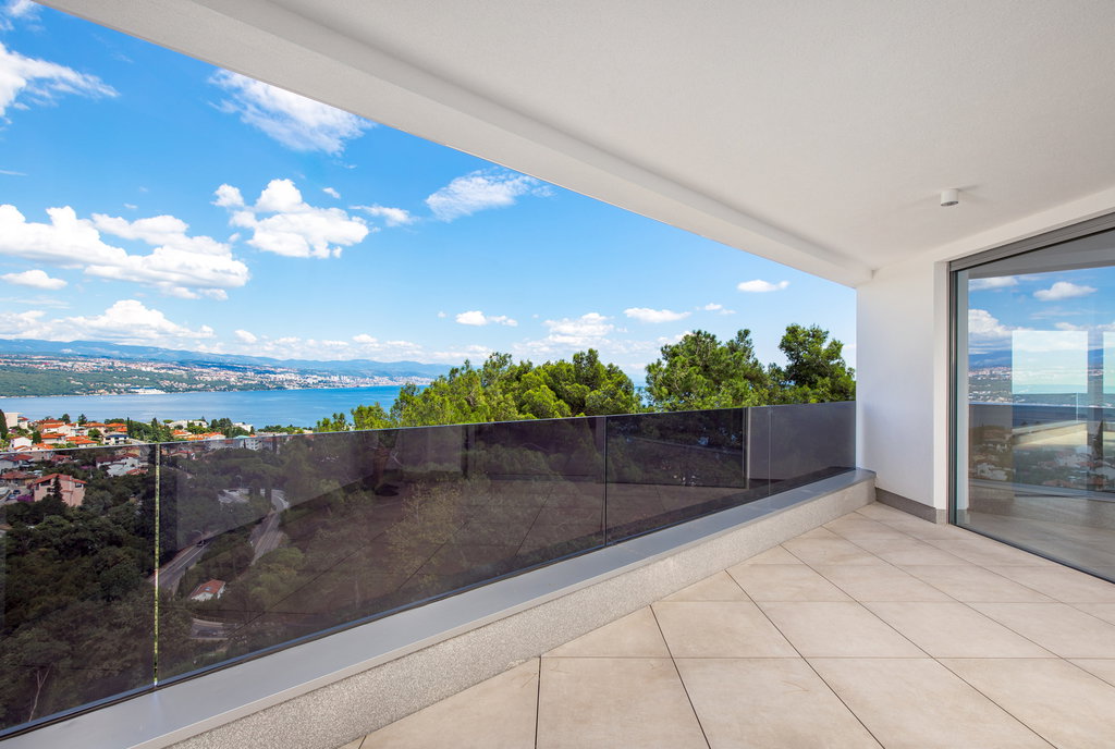 Opatija, luksuzna novogradnja s pogledom na more, stan NKP 245,94 m2