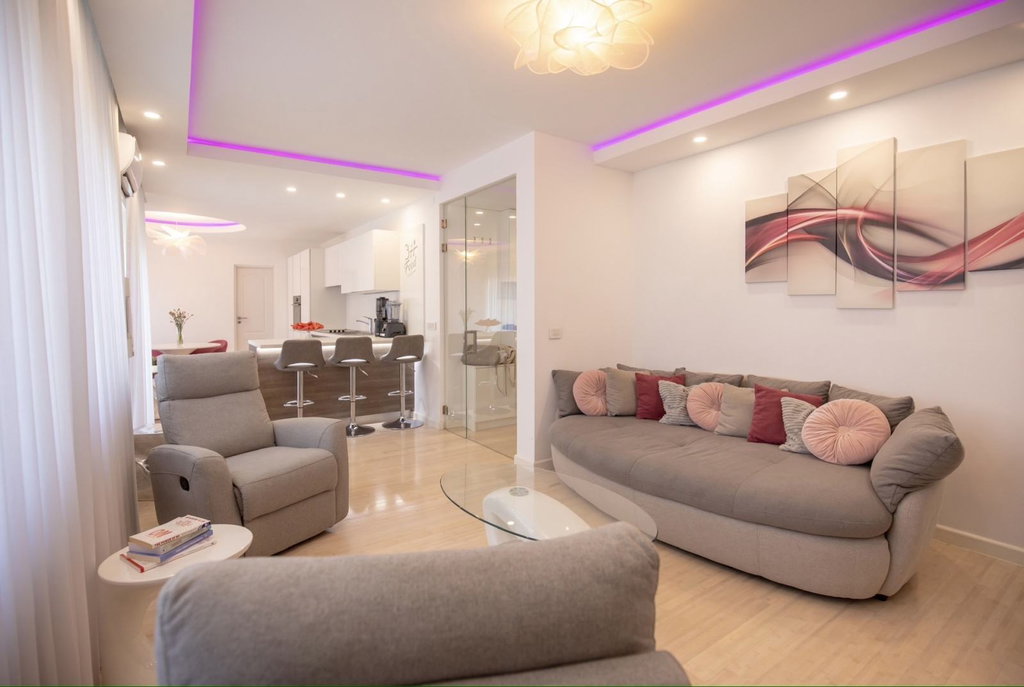 Osijek, Gornji Grad, 4S moderan stan s wellnessom na prodaju