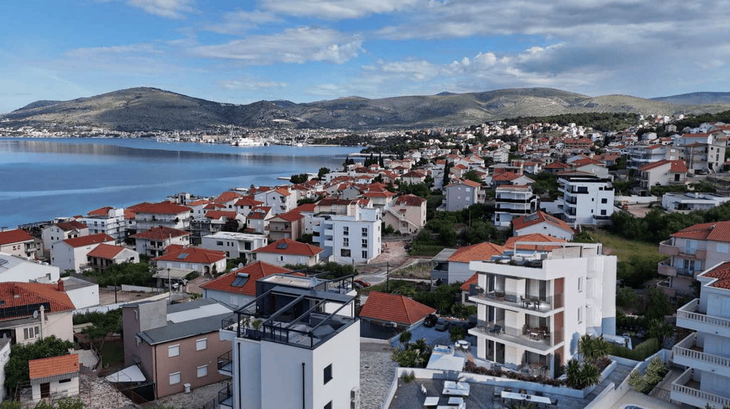 Čiovo, Trogir, luksuzni penthouse 75 m2 uz more na prodaju
