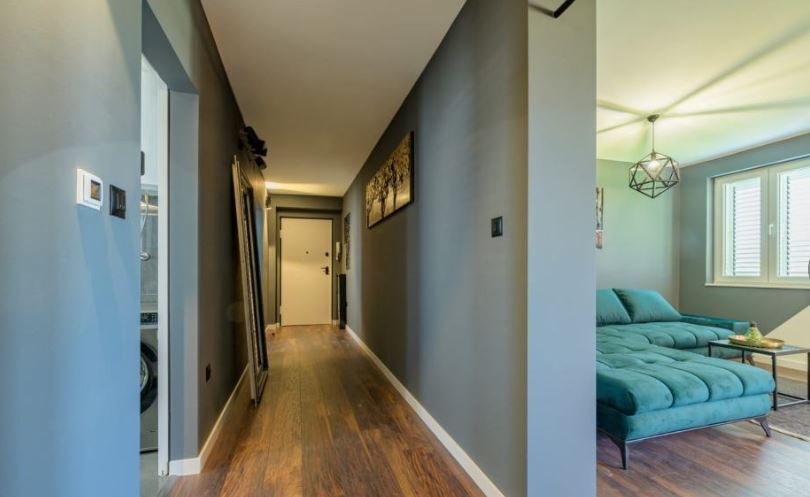 Split, Manuš, prodaje se 3-sobni namješteni stan 65m2