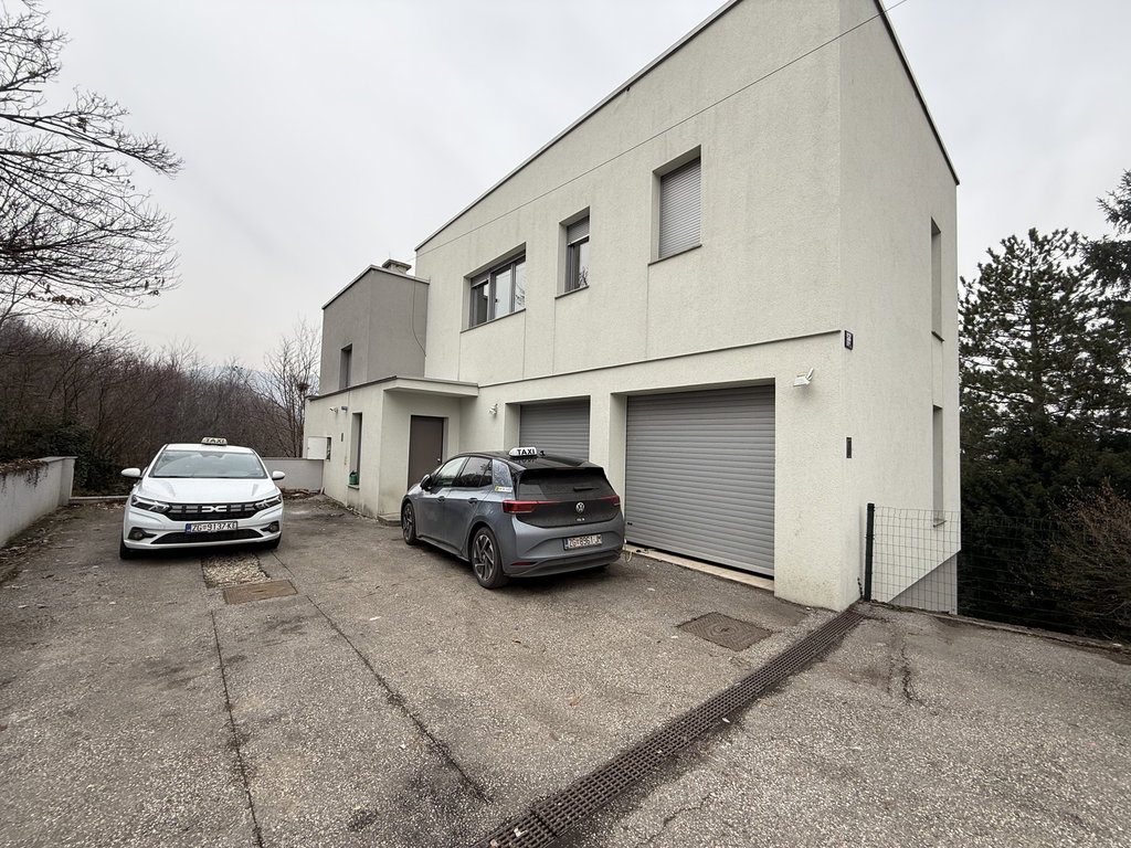 Zagreb, Gornje Vrapče, kuća na 4 etaže s bazenom, 490 m2