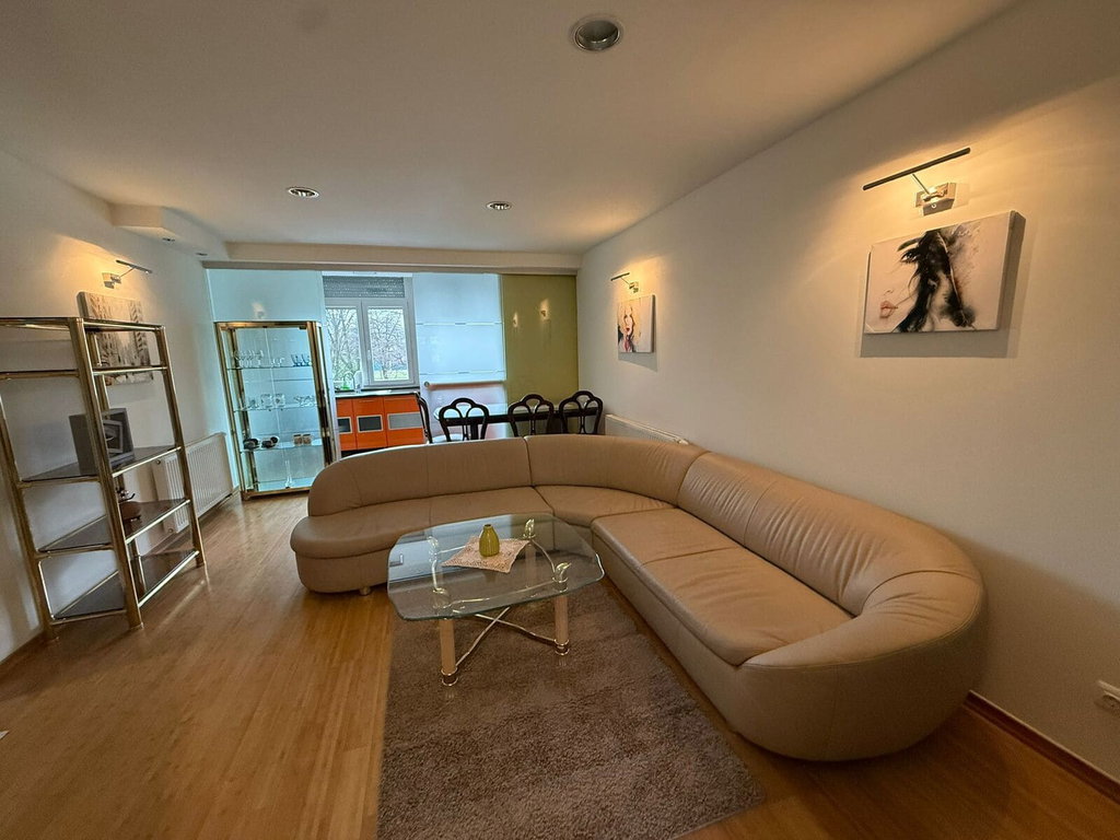 Zagreb, Sigečica, 3s stan na odličnoj lokaciji, NKP 72 m2