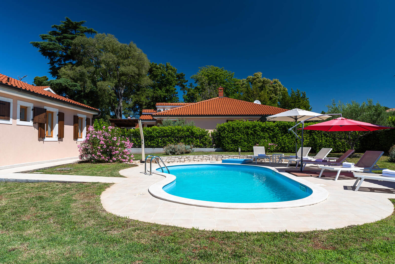3 houses with swimming pools for sale in Istria